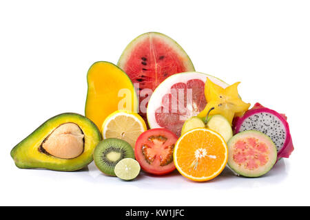 Grande assortimento di esotica frutta fresca tagliata a fette Foto Stock