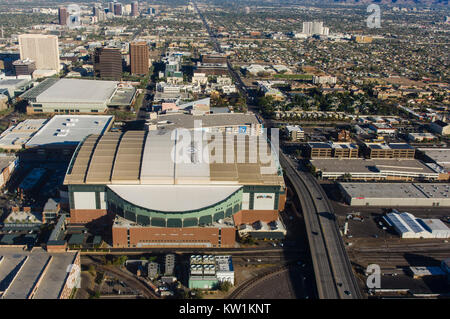 Vista aerea del Chase Field a Phoenix, Arizona home dell'Arizona Diamondbacks Baseball in franchising Foto Stock