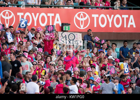 Sydney, Australia. 28 dicembre, 2017. Sydney Sixers appassionati al KFC Big Bash League Cricket gioco tra Sydney Sixers v Adelaide percussori presso la SCG a Sydney. Credito: Steven Markham/Alamy Live News Foto Stock