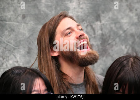 Tom Payne assiste la convenzione di Hollywood a Tokyo in Giappone il 29 dicembre 2017. Cast di serie televisive di successo The Walking Dead hanno partecipato all'evento e ha firmato autografi per i fans. Credito: AFLO/Alamy Live News Foto Stock