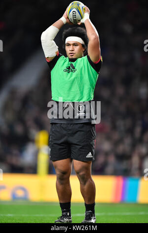 Londra, Regno Unito. 30 Dic, 2017. Elia Elia di arlecchini era in riscaldamento durante la sessione di gioco Grande 10 - Aviva Premiership match tra arlecchini vs Northampton Santi a Twickenham Stadium il Sabato, 30 dicembre 2017. Londra Inghilterra. Credito: Taka G Wu Credito: Taka Wu/Alamy Live News Foto Stock
