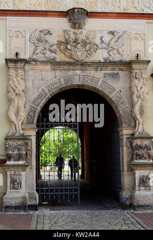 Wismar, entrata principale della costruzione rinascimentale del principe ora corte corte distrettuale, portale des Renaissancebau Fürstenhof jetzt Amtsgericht Foto Stock