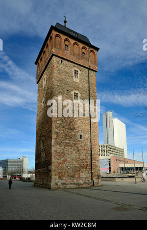 Chemnitz, storica torre rossa e hotel Mercure, historischer Roter Turm und Hotel Mercure Foto Stock