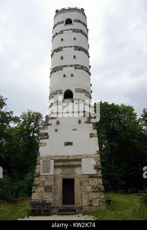 BAD URACH, Germania - circa agosto 2015 Hohe Warte Memoriale di guerra nella foresta Foto Stock