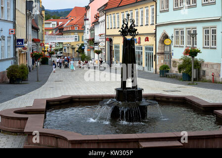 Bird's Wells in the pelican crossing in pietra, Turingia, Wallowing, Vogelbrunnen in der Fussgaengerzone Steinweg, Thueringen, Suhl Foto Stock