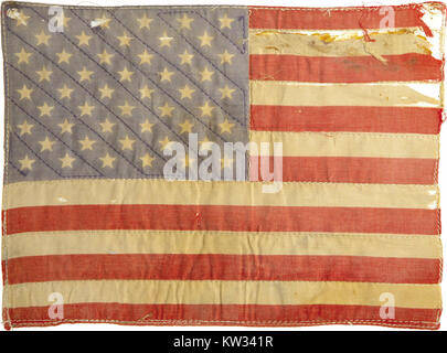 Primo piano della manica della giacca di Peter fonda, che mette in risalto la bandiera americana che indossava spesso, simboleggiando il suo patriottismo e la sua personalità controculturale. Foto Stock