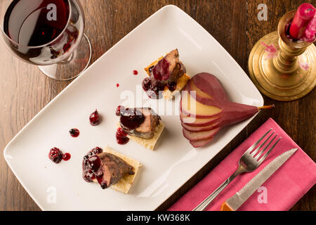 Bistecca di cervo con marmellata di frutta e vino Foto Stock