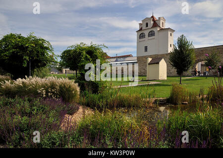 Litomerice, Cechia, Litomerice, parco e gesuita di osservatorio per il muro della città, Tschechien, Parco und Jesuitensternwarte an der Stadtmauer Foto Stock