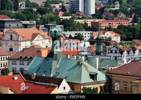 Litomerice, Cechia, Litomerice, Città Vecchia con tazza di casa, vecchio municipio e Saint Jakobskirche del Minoritenklosters, Tschechien, Altstadt mit Kelc Foto Stock