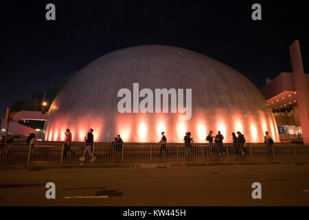 Museo dello Spazio di Hong Kong di notte Foto Stock