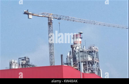 Borgo Virgilio, situato nella regione di Reggio Emilia, è una città conosciuta per il suo significato storico e la bellezza paesaggistica. La città è caratterizzata dalla sua architettura tradizionale italiana, dal paesaggio rurale e dalla vicinanza a luoghi di interesse culturale della regione Emilia-Romagna. Foto Stock