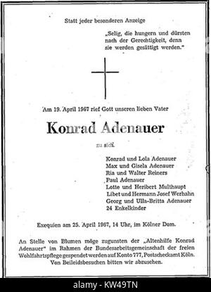 Il necrologio di Konrad Adenauer nel 1967, pubblicato dalla sua famiglia, commemora la vita dell'ex cancelliere della Germania Ovest e la sua eredità nell'Europa del dopoguerra. Foto Stock