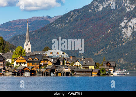 Lago Hallstatt, Austria superiore district, Salzkammergut, parte delle Alpi, Hallstatt village, Foto Stock