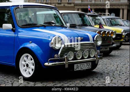 A Belgrado, in Serbia - Giugno 26, 2010: Famosi Mini automobili visto su Balkan minijada gethering 51festeggia il compleanno del Mini. Foto Stock