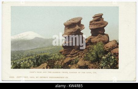 Pike peak e gemelli siamesi formazione di roccia, Giardino degli dèi, Colorado, Stati Uniti d'America, 1914. Dalla Biblioteca Pubblica di New York. () Foto Stock