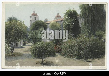 Cimitero di Santa Barbara missione, con lussureggiante giardino, California, Stati Uniti d'America, 1914. Dalla Biblioteca Pubblica di New York. () Foto Stock