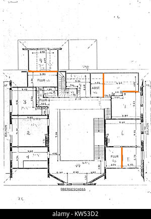 Il 'Landhaus Mahr' è un edificio residenziale, con un design che presenta un piano superiore dettagliato (Obergeschoss). Il disegno architettonico mostra la moderna architettura residenziale con un'enfasi sul design spaziale. Foto Stock