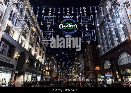 Oxford Street luci e decorazioni natalizie, Londra, Inghilterra, Regno Unito. Foto Stock
