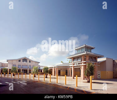 La Boca Raton High School (BocaRatonHS) si trova a Boca Raton, Florida, nota per la sua eccellenza accademica e il coinvolgimento della comunità. La scuola fa parte del Palm Beach County School District. Foto Stock