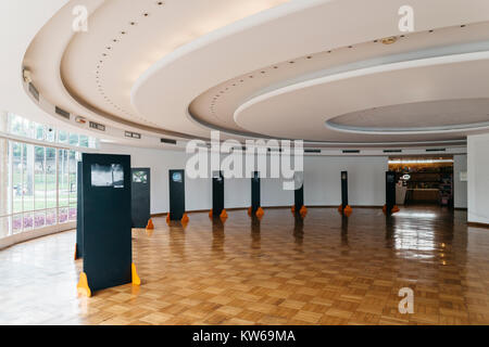 Belo Horizonte, Brasile - 26 DIC 2017: UNESCO - Sito Patrimonio dell'umanità di Pampulha Ensemble Moderne ref 1493 sala da ballo progettato dall architetto Oscar Niemeyer Foto Stock