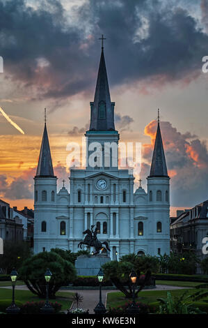 Cattedrale di San Louis a New Orleans al tramonto Foto Stock