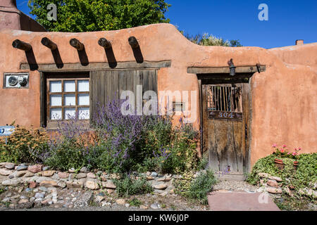 Canyon Road case di adobe, Santa Fe, New Mexico Foto Stock