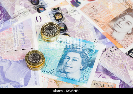 Inglese le banconote e le monete in euro Foto Stock