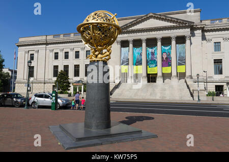 L'Aero Memorial, aviatore Park, nella parte anteriore del Franklin Institute di Philadelphia, Pennsylvania, Stati Uniti. Foto Stock