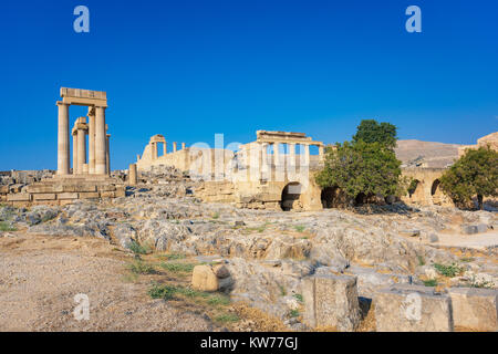 Stoa, il portico e i Propilei sulla Acropoli di Lindos (Rhodes, Grecia) Foto Stock