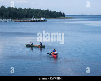 Canoisti sul fiume da Ryans, Kouchibouguac River, Kouchibouguac National Park, New Brunswick, Canada. Foto Stock