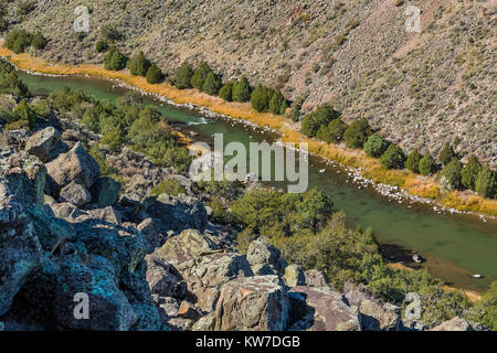 Rio Grande nei fiumi selvaggi zona di Rio Grande del Norte Monumento Nazionale vicino a Taos, Nuovo Messico, STATI UNITI D'AMERICA Foto Stock