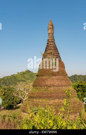 Zina uomo Aung Pagoda, Mrauk U, Birmania (Myanmar) Foto Stock