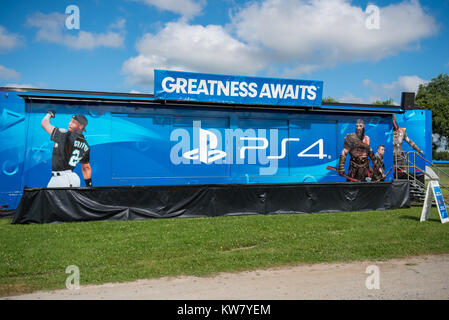 Oshkosh, WI - 24 Luglio 2017: una Playstation Sony PS4 stand display Foto Stock