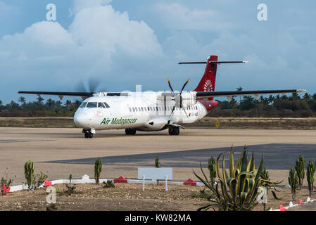 Volo di Air Madagascar su asfalto. Madagascar, Africa. Foto Stock