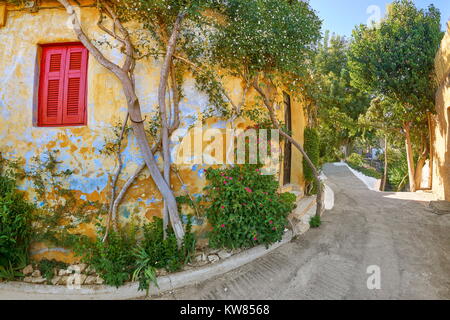 Anafiotika trimestre sotto l'Acropoli, il quartiere di Plaka, Atene, Grecia Foto Stock