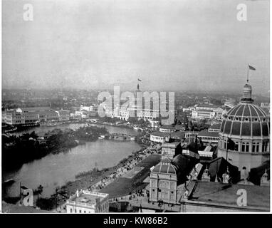 Vista aerea della Fiera del Mondo di Chicago Columbian Exposition laguna. Questa fiera mondiale si è tenuto a Chicago, Illinois, dal 1 Maggio al 30 Ottobre, 1893. Immagine dalla fotocamera originale negativo nitrato. Foto Stock