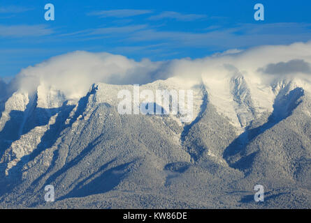 La missione le montagne in inverno al di sopra di Sant Ignazio di Loyola, montana Foto Stock