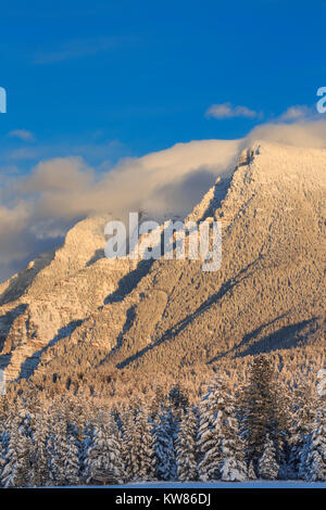 La missione le montagne in inverno al di sopra di Sant Ignazio di Loyola, montana Foto Stock