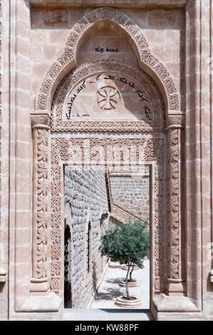 Dayro d-Mor Gabriel anche noto come Deyrulumur, è il più antico sopravvissuto siriaco monastero ortodosso in tutto il mondo. Esso si trova sul Tur Abdin altopiano n Foto Stock