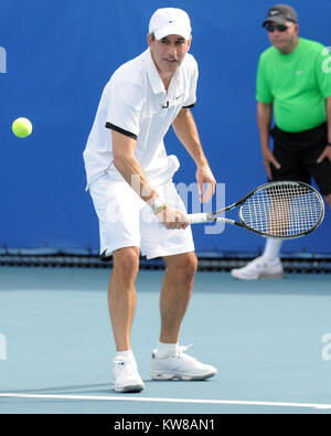 DELRAY Beach, FL - novembre 08: ospitano oggi Matt Laurer partecipare al Chris Evert/Raymond James Pro-Celebrity classico del tennis a Delray Beach Tennis Center il 8 novembre 2009 in Delray Beach, Florida Persone: Matt Lauer Foto Stock