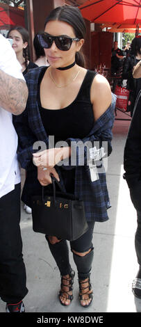 LOS ANGELES, CA - 26 aprile: Kim Kardashian, Rob Kardashian e fidanzata Blac Chyna sono visti voce per il pranzo di Aprile 26, 2016 in Beverly Hills, la California. . Persone: Kim Kardashian Foto Stock