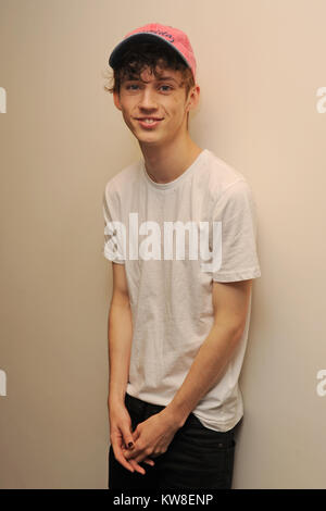 HOLLYWOOD, FL - MARZO 13: Troye Sivan visite visite 97,3 il 13 marzo 2016 in Hollywood Florida Persone: Troye Sivan Foto Stock