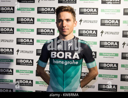 Schiltach Germania. Il 7 dicembre, 2017. Periodo di bloccaggio 1 gennaio 2018 - Cesare Benedetti pone durante la gazzetta di BORA-Hansgrohe Team e presentazione di Jersey 2018 a Schiltach Germania, 7 dicembre 2017. Credito: Patrick Seeger/dpa/Alamy Live News Foto Stock