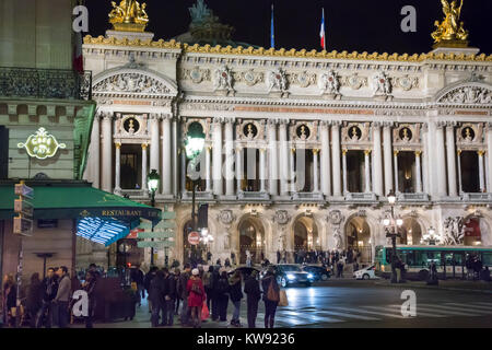 Francia, Parigi (75),l'Opera Garnier e Place de la Opera. Foto Stock