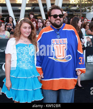 LOS ANGELES, CA - GIUGNO 24: Kevin Smith Harley Quinn Smith arriva alla premiere di Los Angeles "The Twilight Saga: Eclipse" al Regal 14 di LA Live Downtown il 24 Giugno 2010 a Los Angeles, California. People: Kevin Smith Harley Quinn Smith Transmission Ref: MNC Foto Stock