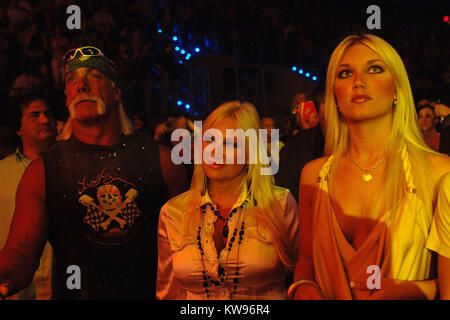 HOLLYWOOD, FL - 16 febbraio: Brooke Hogan al Kid Rock in concerto al Hard Rock Hotel & Casino. Il 16 febbraio 2006 in Ft. Lauderdale, Florida. Persone: Hulk Hogan; Hogan Family Foto Stock