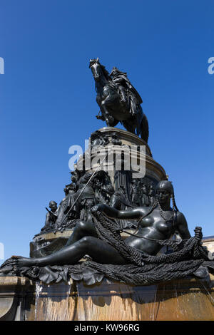 George Washington a cavallo sulla sommità del Monumento di Washington Fontana, Eakins ovale, Philadelphia, Pennsylvania, USA. Foto Stock