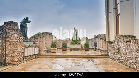 BUDAPEST, Ungheria - 20 febbraio 2016: Torre del Bastione del Pescatore a Budapest, Ungheria Foto Stock