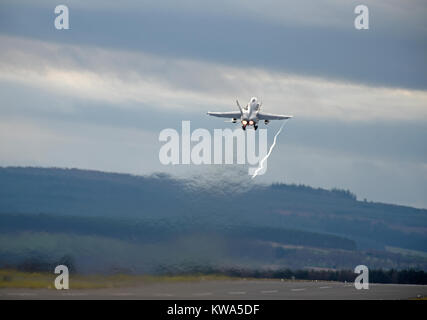 Swiss Air Force mcdonnell Douglas F18C/A Hornet veloce propulsori Twin Jet Fighter Aircraft.su 4 settimane di formazione pilota esercizio. Foto Stock