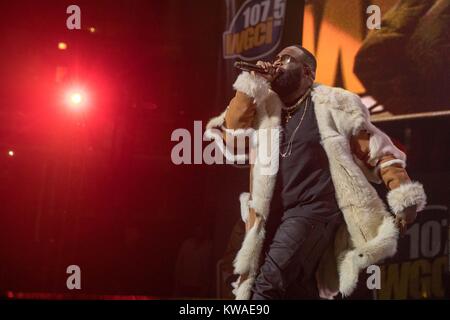 Dicembre 30, 2017 - Chicago, Illinois, Stati Uniti - Rick Ross durante il 2017 WGCI grande marmellata alla United Center di Chicago, Illinois (credito Immagine: © Daniel DeSlover via ZUMA filo) Foto Stock